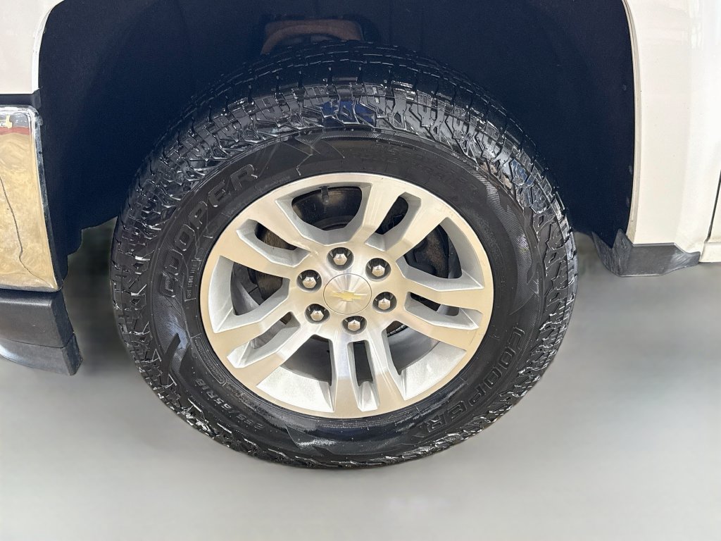 Used 2018 Chevrolet Silverado 1500 LTZ AWD/4WD image 30