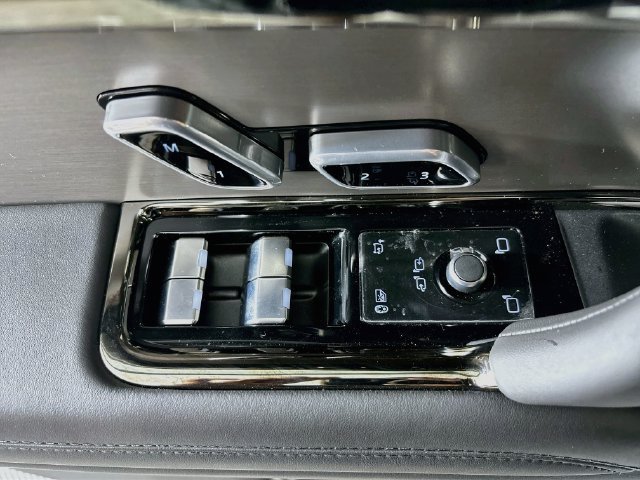 New 2026 Land Rover Range Rover Sport Dynamic SE AWD/4WD image 18