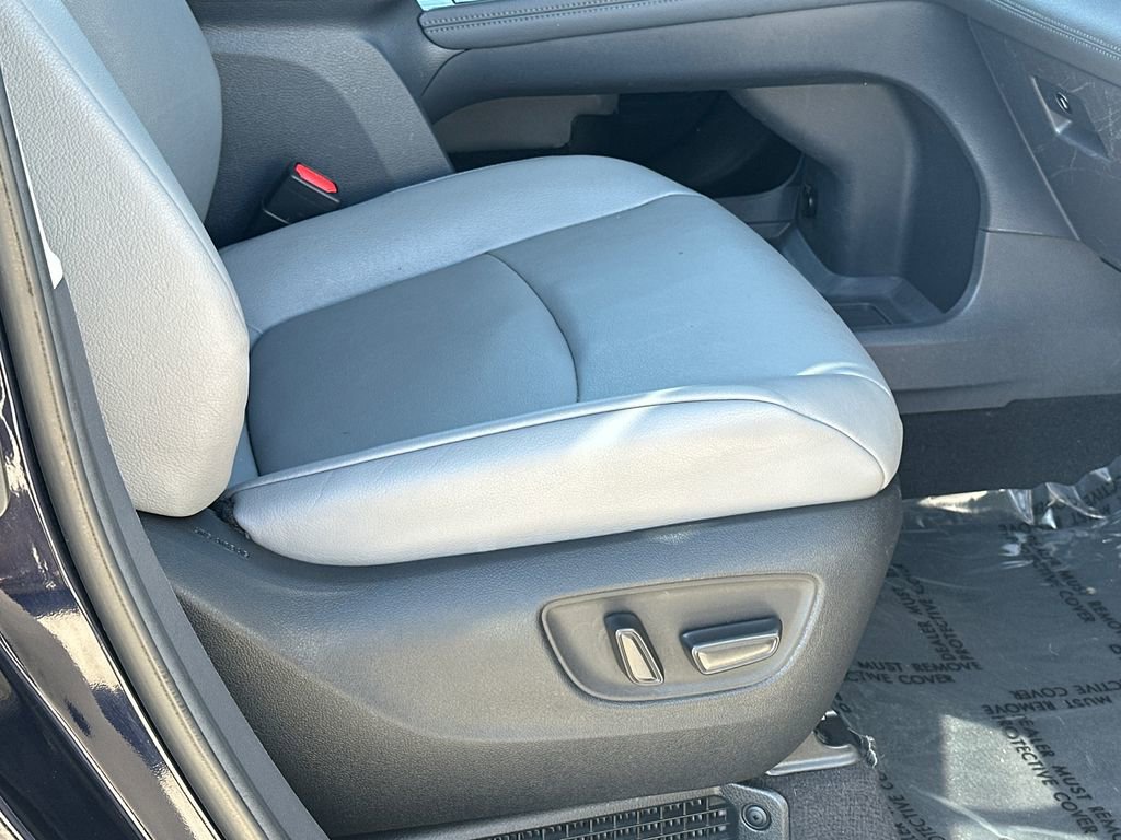 Used 2024 Toyota Sienna XLE image 12