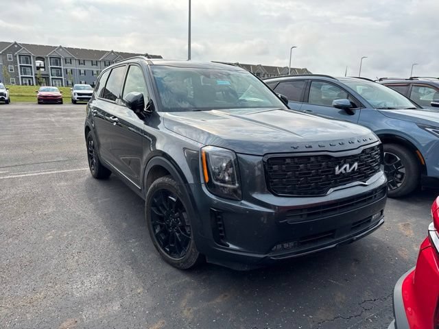 Used 2022 Kia Telluride SX w/ SX Prestige Package AWD/4WD image 3