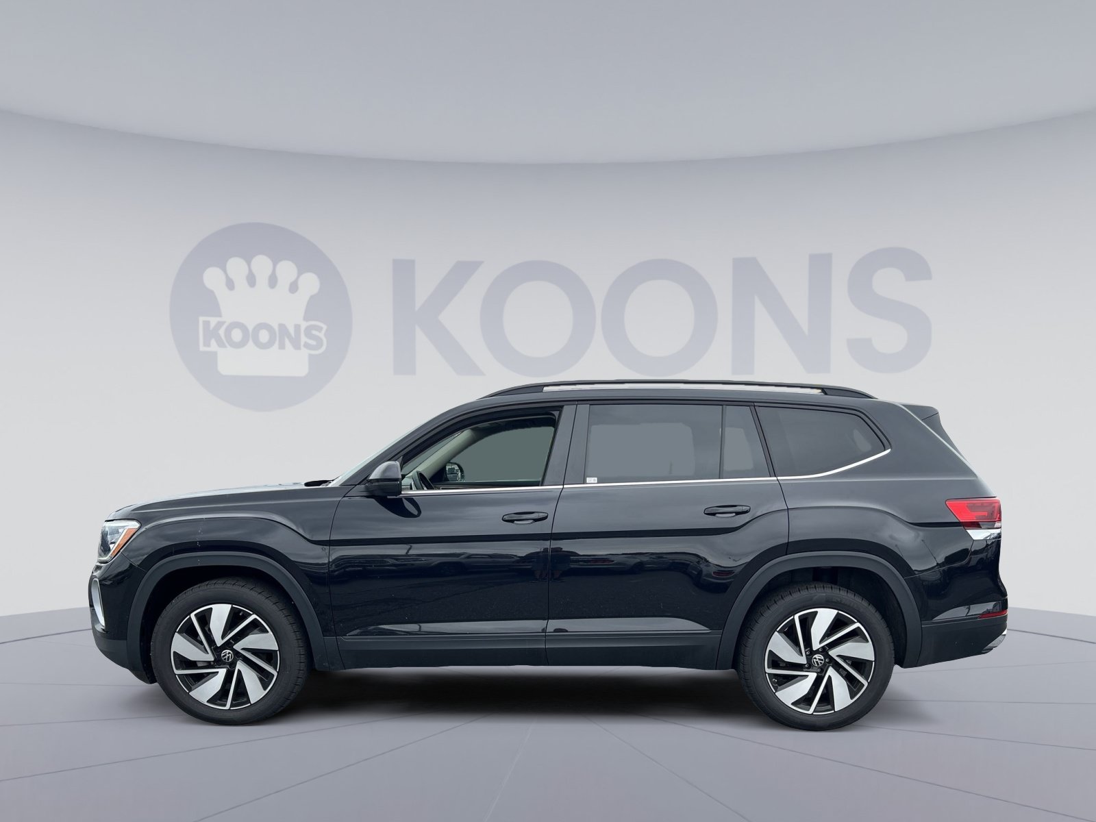Used 2024 Volkswagen Atlas SE AWD/4WD image 2