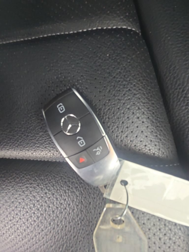 Used 2022 Mercedes-Benz GLC 300 4MATIC image 34