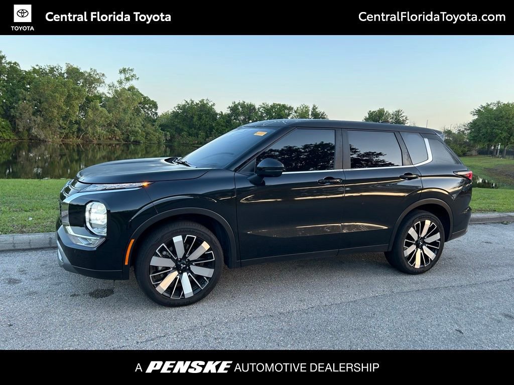 Used 2025 Mitsubishi Outlander SE