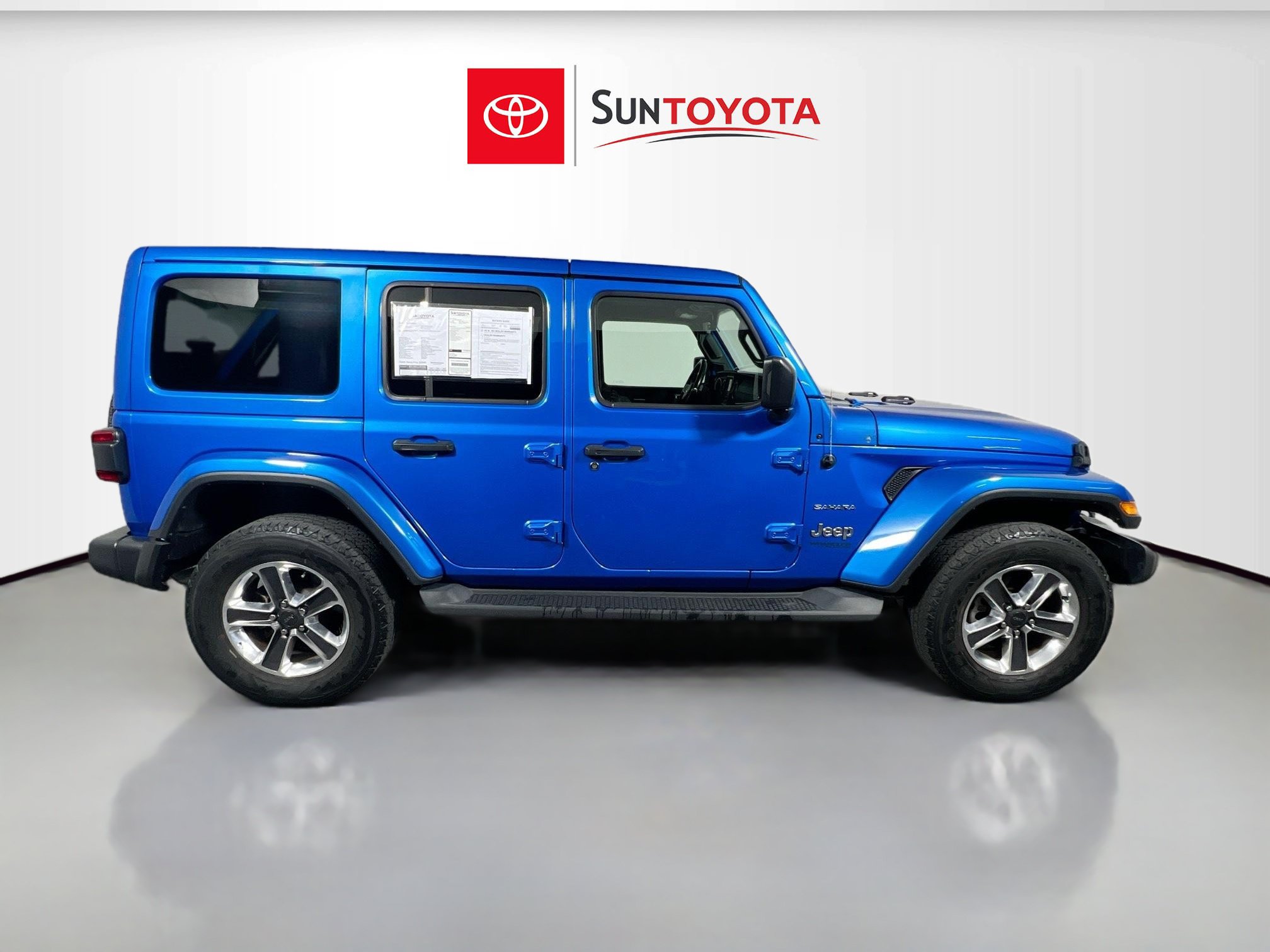 Used 2022 Jeep Wrangler Unlimited Sahara w/ LED Lighting Group AWD/4WD image 2