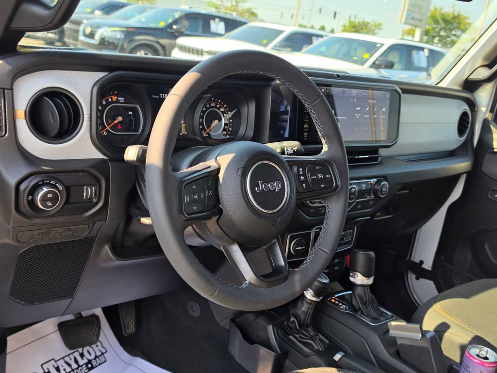 Used 2026 Jeep Gladiator Sport AWD/4WD image 12