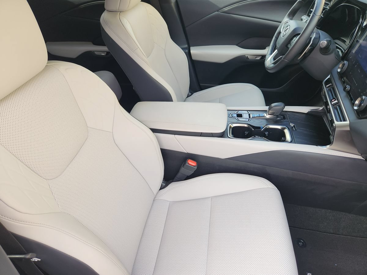 Used 2023 Lexus RX 350 Premium w/ Cold Area Package FWD image 31
