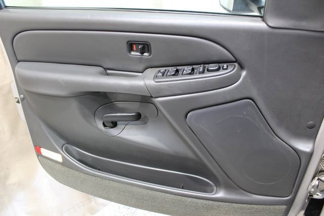 Used 2004 Chevrolet Silverado 2500 LS w/ Heavy-Duty Power Package image 30