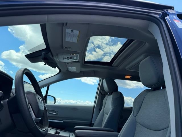 Certified 2024 Toyota Sienna Limited FWD image 21