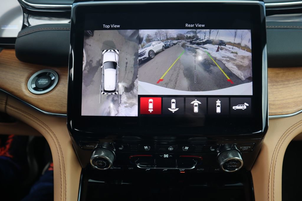 Used 2024 Jeep Grand Cherokee L Summit AWD/4WD image 19