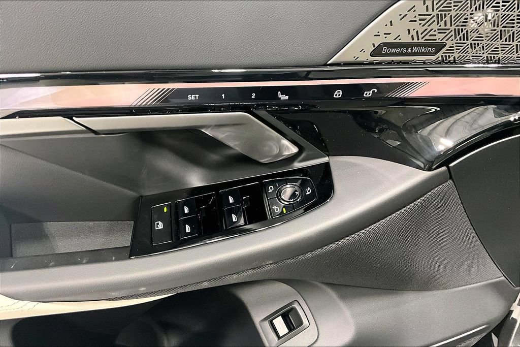 New 2026 BMW 550e xDrive AWD/4WD image 19