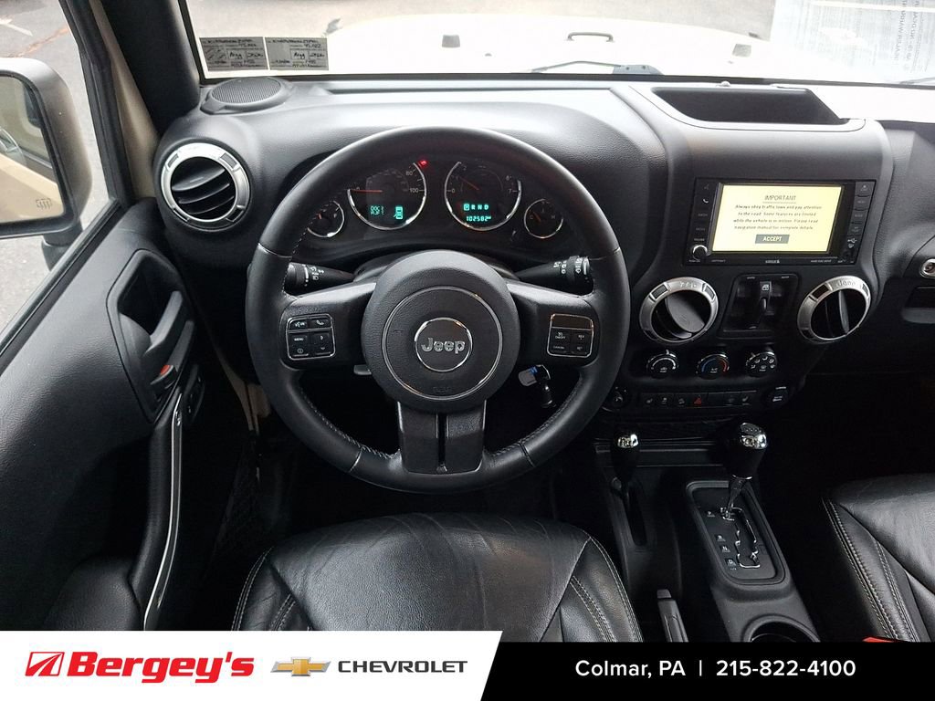 Used 2016 Jeep Wrangler Unlimited Sahara w/ Connectivity Group image 13