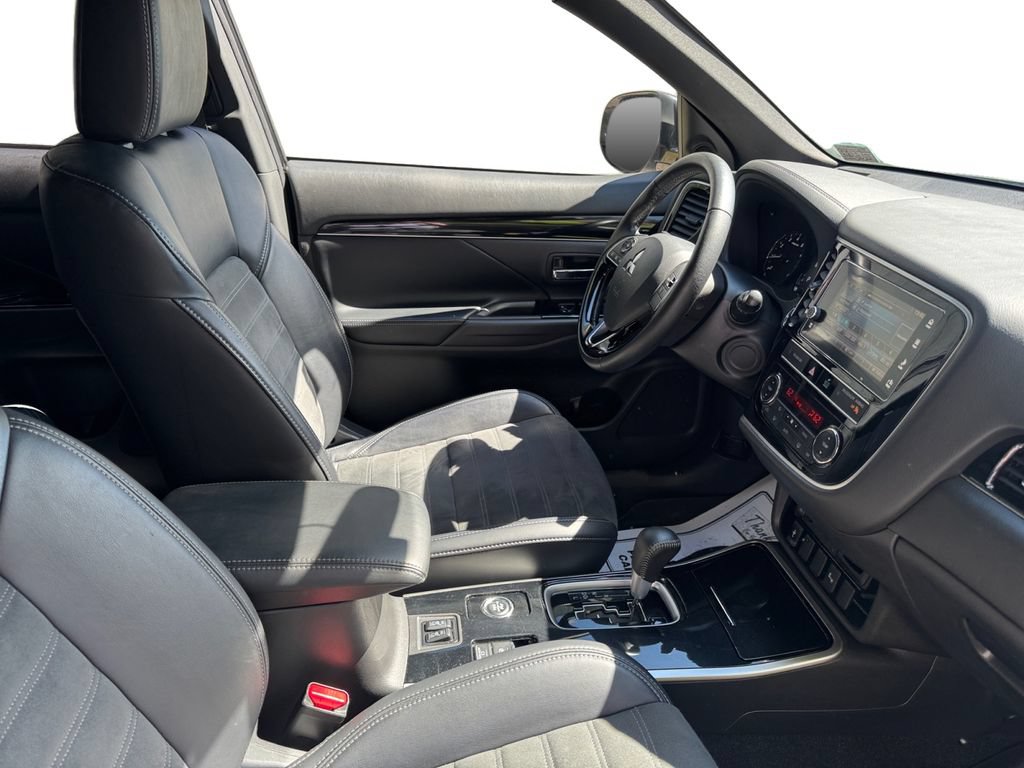 Used 2019 Mitsubishi Outlander AWD image 15