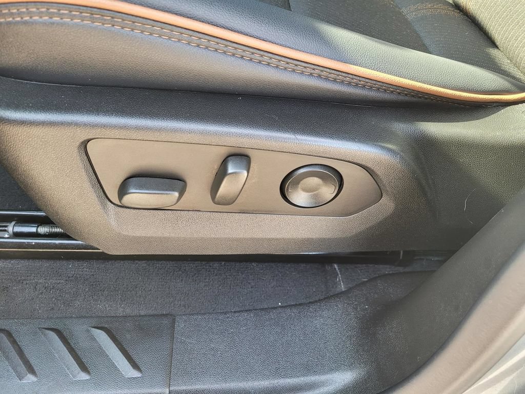 Used 2024 GMC Canyon AT4 w/ Technology Package AWD/4WD image 20
