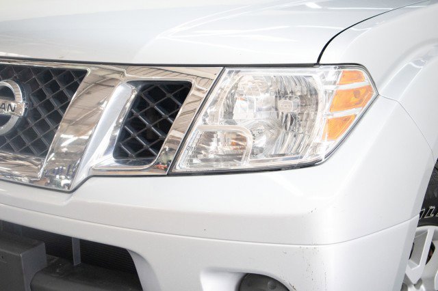 Used 2020 Nissan Frontier SV w/ SV Utility Package image 2