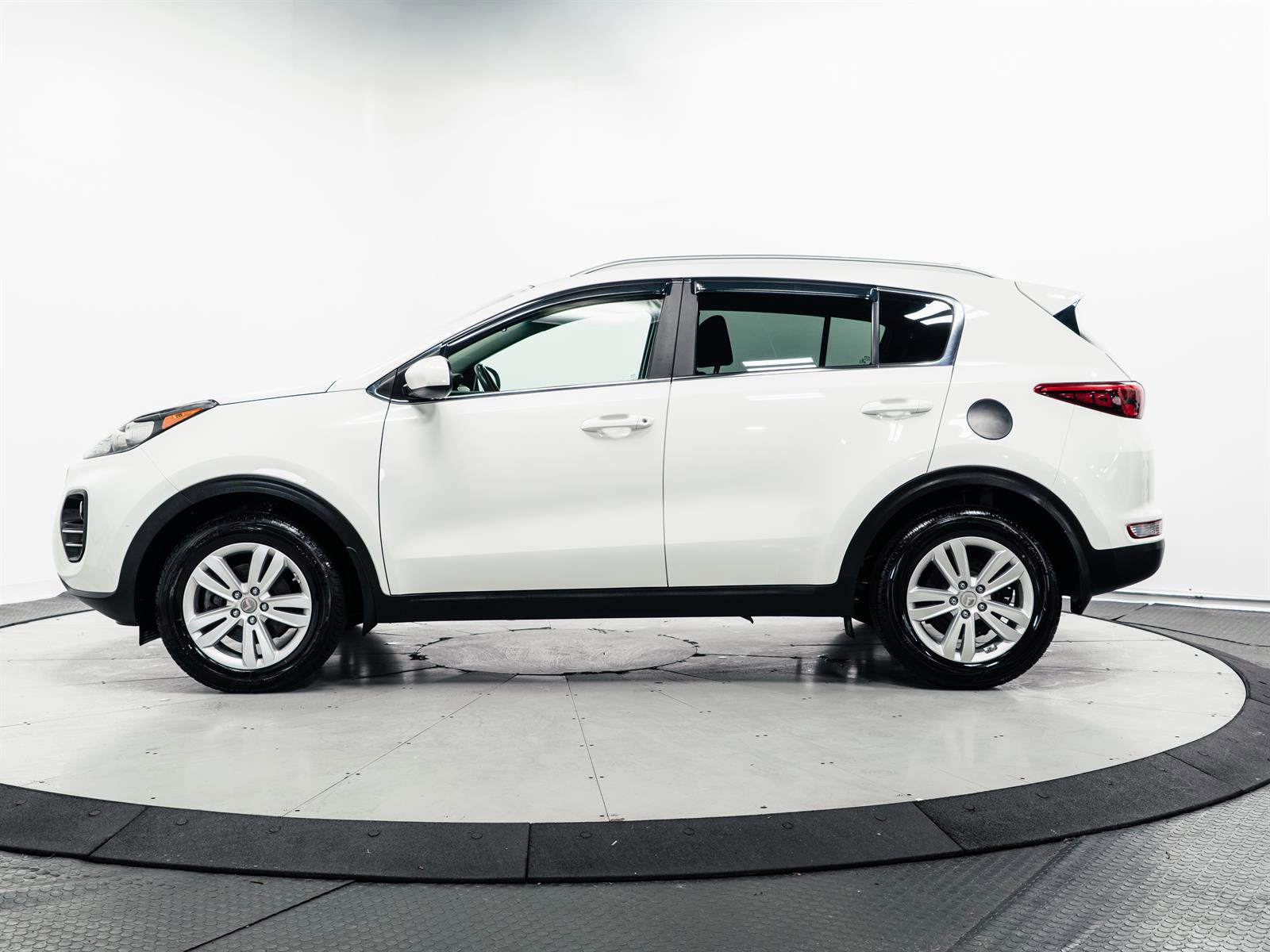 Used 2019 Kia Sportage LX w/ LX Popular Package AWD/4WD image 6