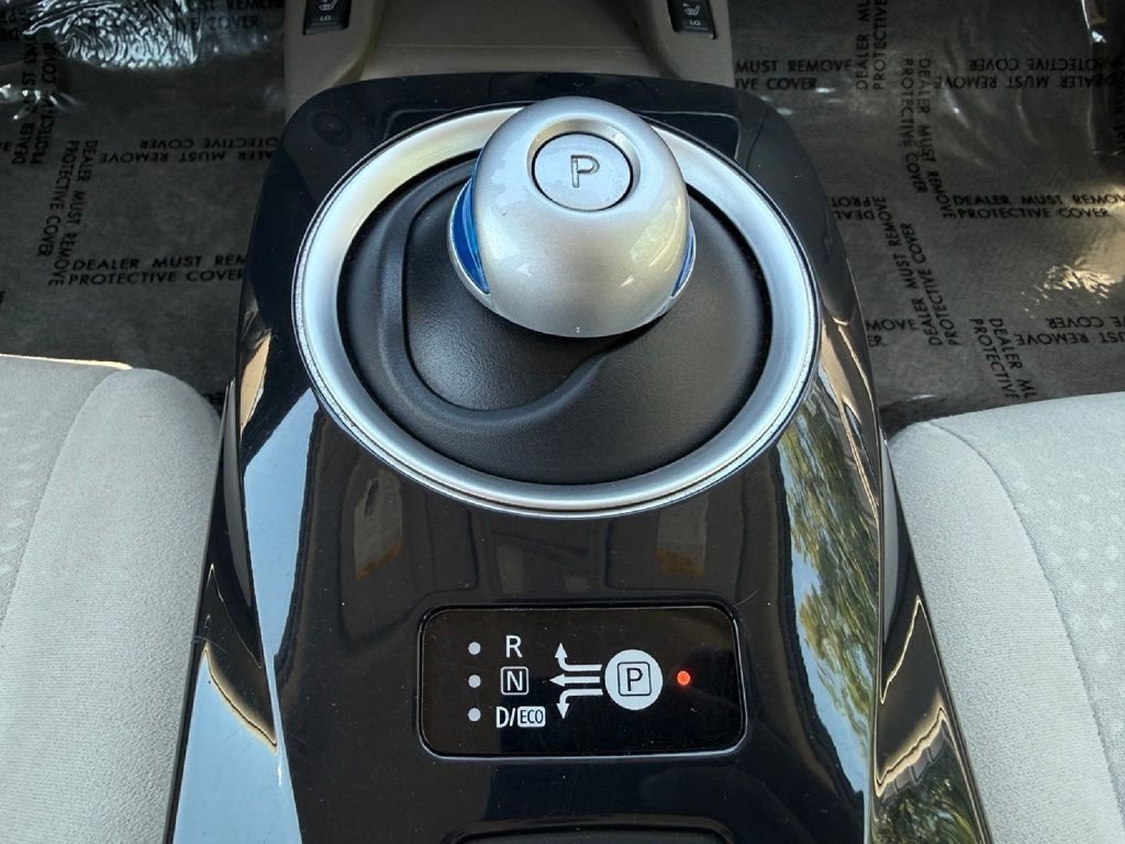 Used 2012 Nissan Leaf SL FWD image 31