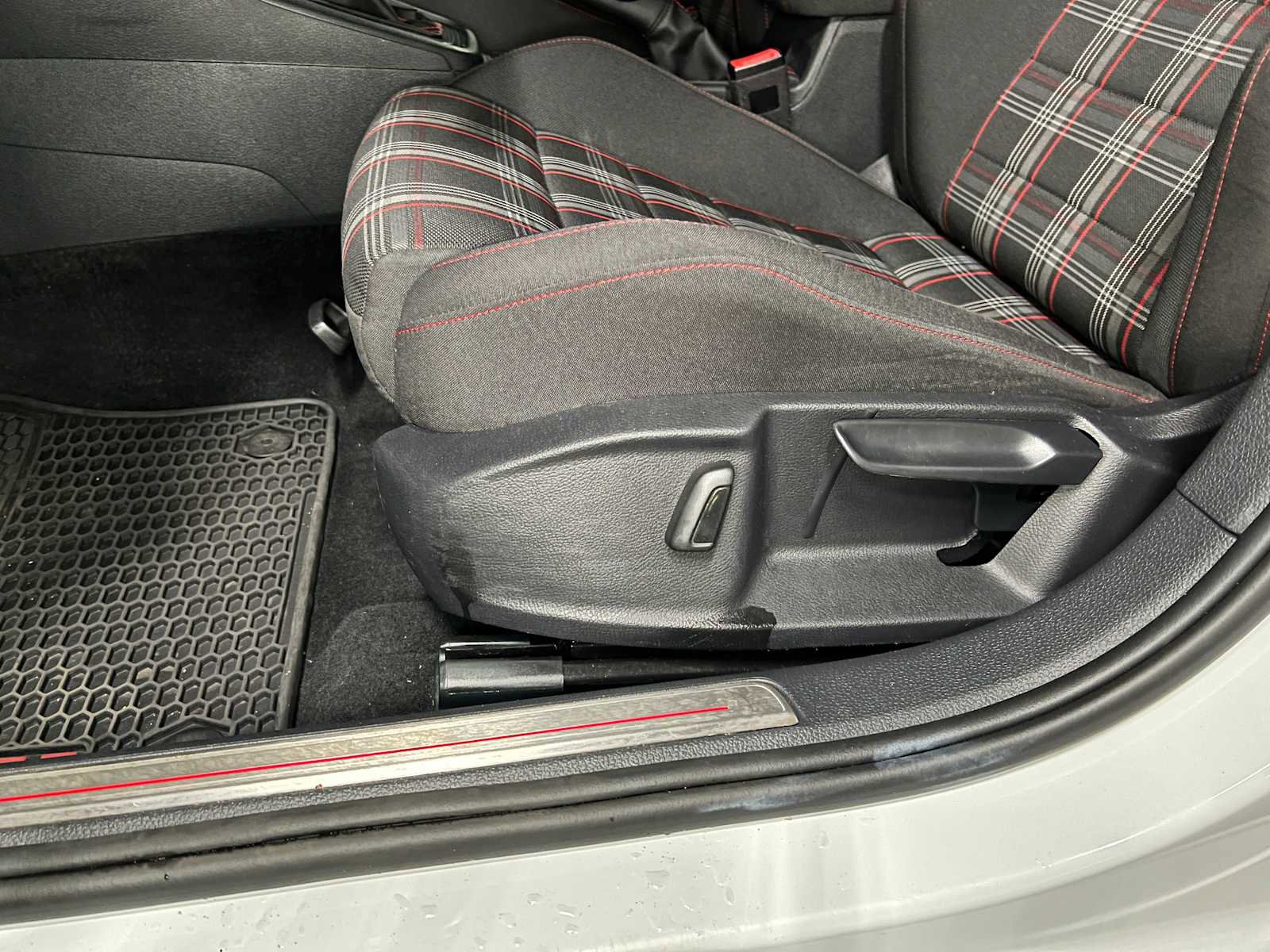Used 2019 Volkswagen GTI S FWD image 23