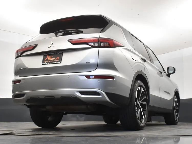 Used 2024 Mitsubishi Outlander FWD image 13