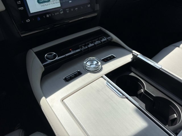 New 2026 Lincoln Navigator L Reserve w/ Jet Appearance Package AWD/4WD image 30