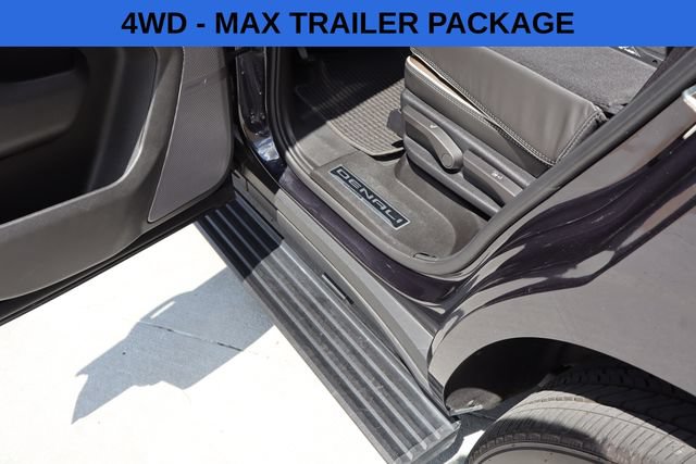 Used 2025 GMC Yukon Denali Ultimate AWD/4WD image 6