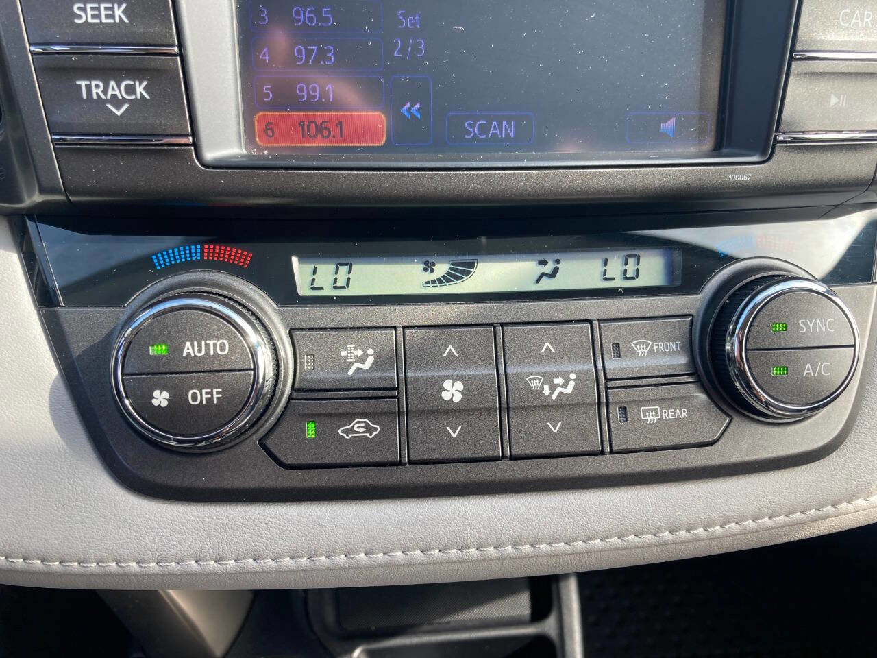 Used 2013 Toyota RAV4 XLE image 96