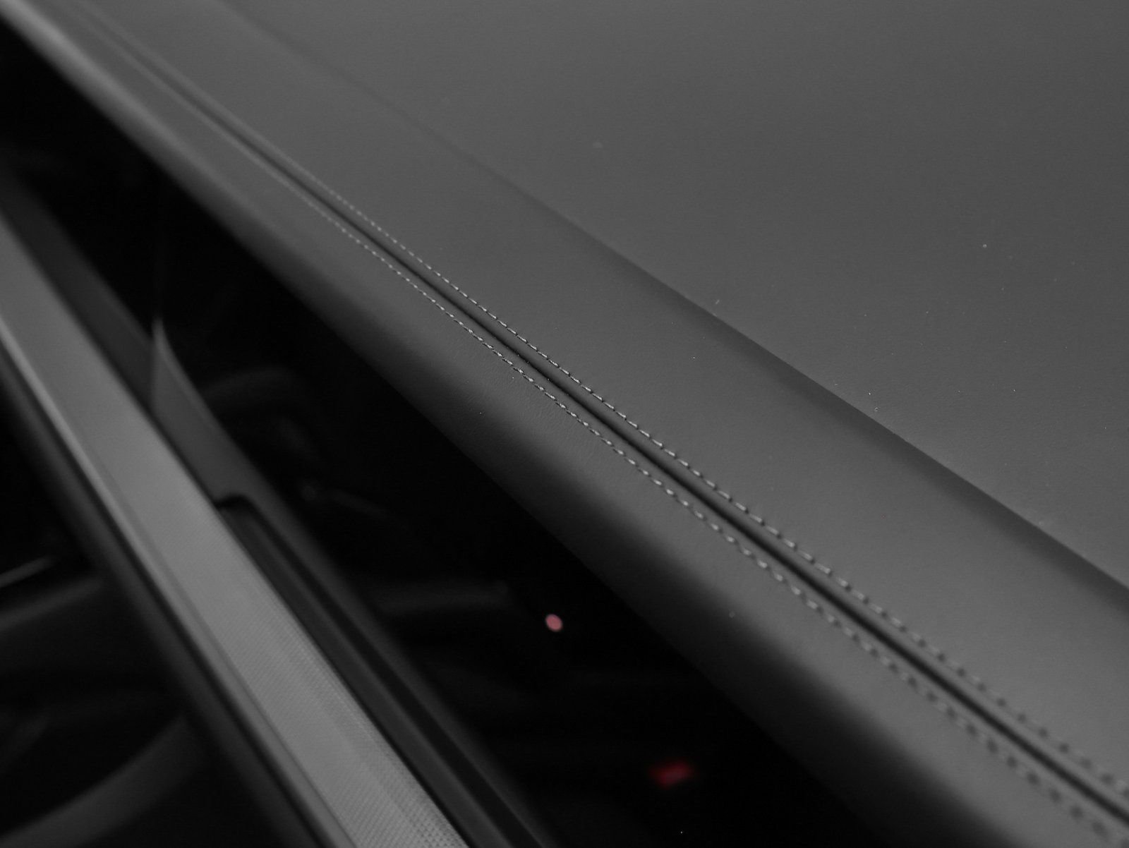 Certified 2025 Porsche Cayenne E-Hybrid image 26