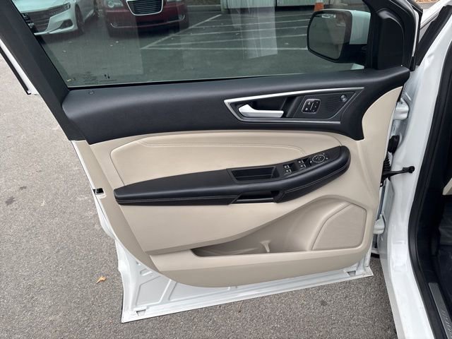 Used 2023 Ford Edge Titanium w/ Class II Trailer Tow Package image 10