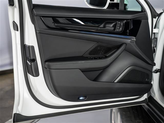 Certified 2025 Porsche Panamera RWD image 23