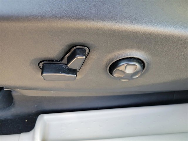 Used 2024 Chrysler Pacifica Touring-L image 16