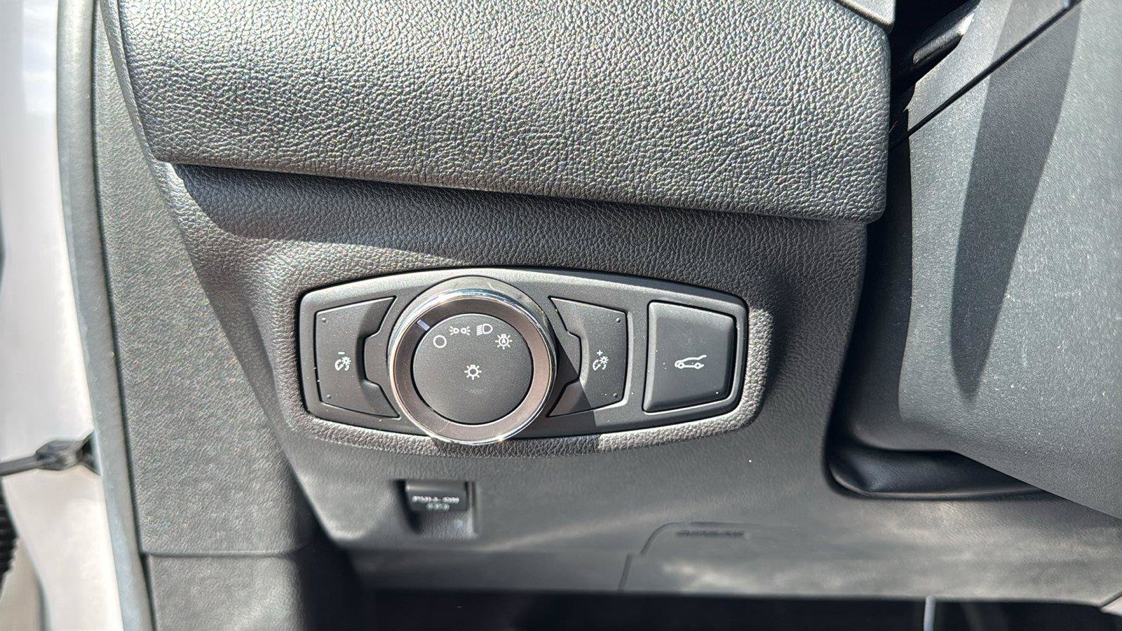 Used 2018 Lincoln MKC Premiere FWD image 9