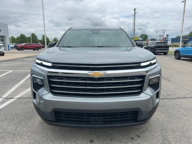 New 2026 Chevrolet Traverse LT w/ Driver Confidence Package AWD/4WD image 3