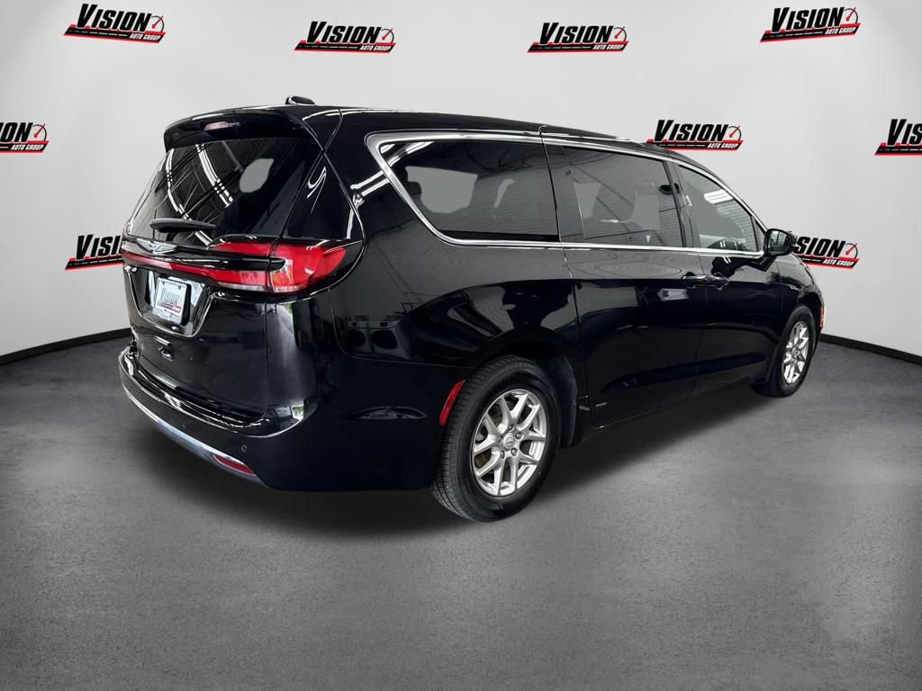 Used 2026 Chrysler Pacifica Select FWD image 5