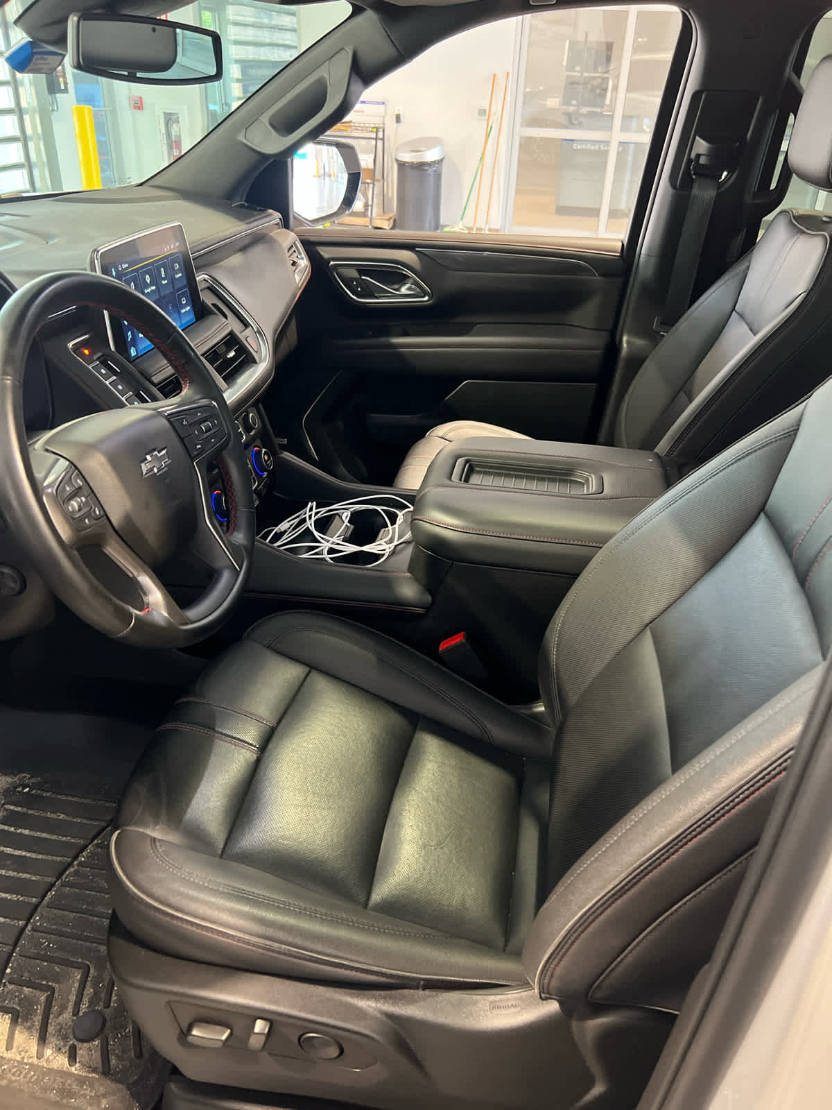 Certified 2023 Chevrolet Suburban RST w/ Luxury Package AWD/4WD image 8