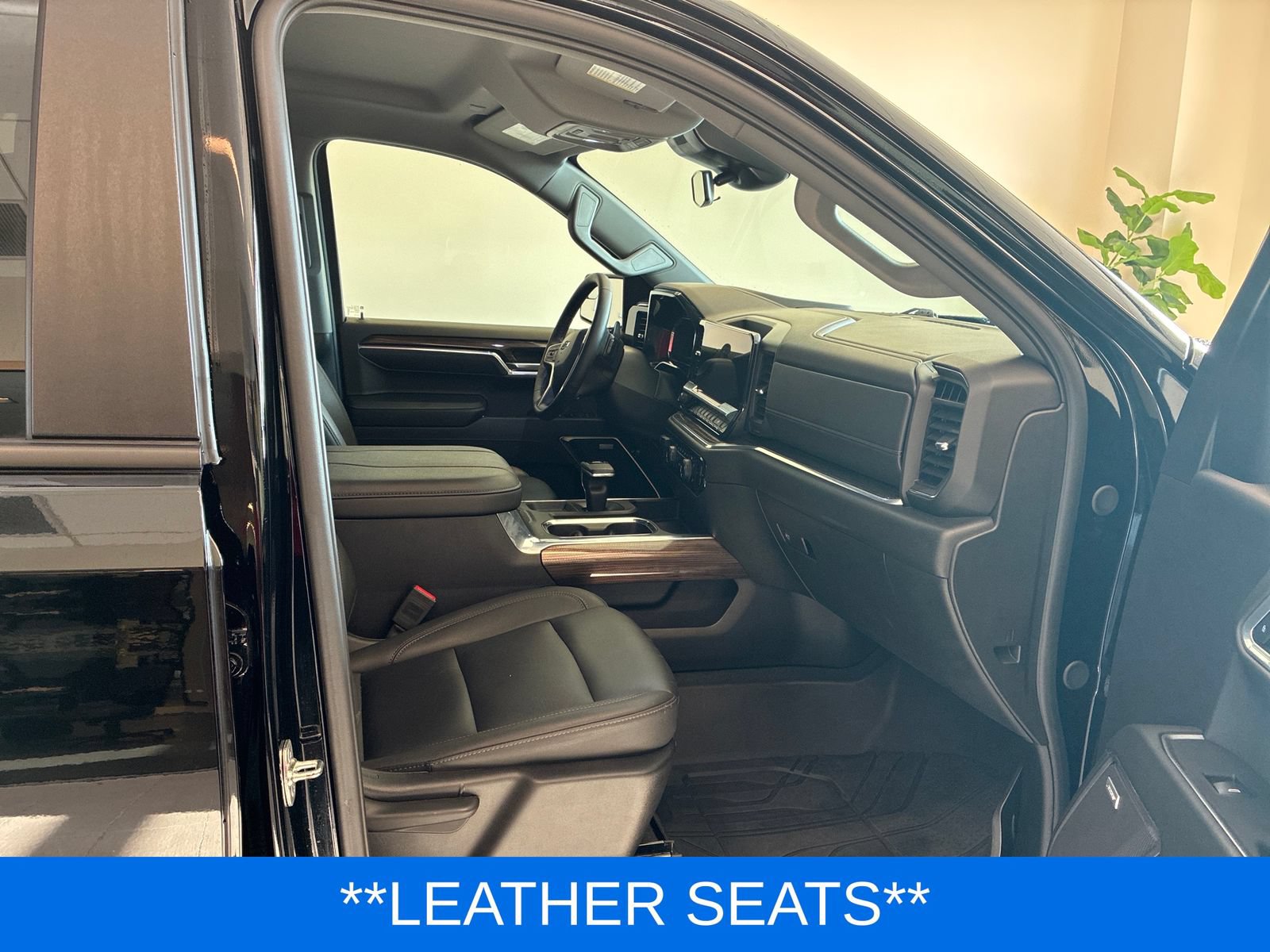 Used 2025 Chevrolet Silverado 1500 RST w/ Convenience Package II AWD/4WD image 8
