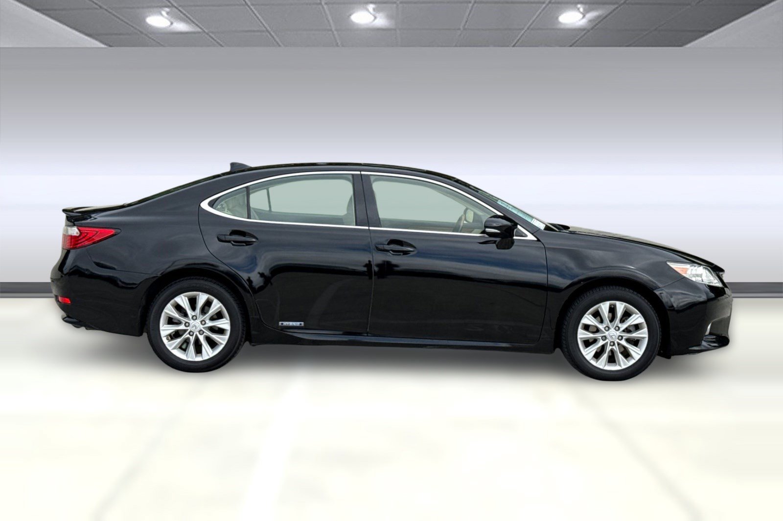 Used 2015 Lexus ES 300h w/ Navigation System Package FWD image 7