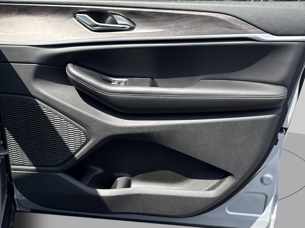 New 2026 Jeep Grand Cherokee Altitude RWD image 37