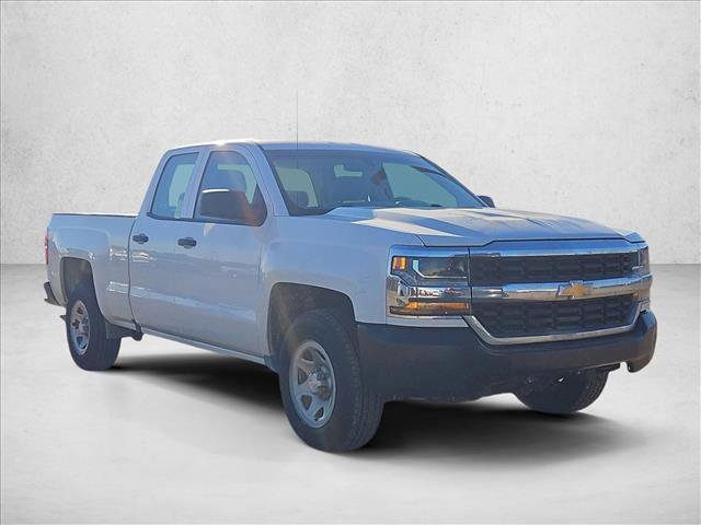 Used 2018 Chevrolet Silverado 1500 W/T w/ Trailering Package image 2