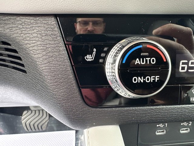 New 2025 Mitsubishi Outlander AWD image 9