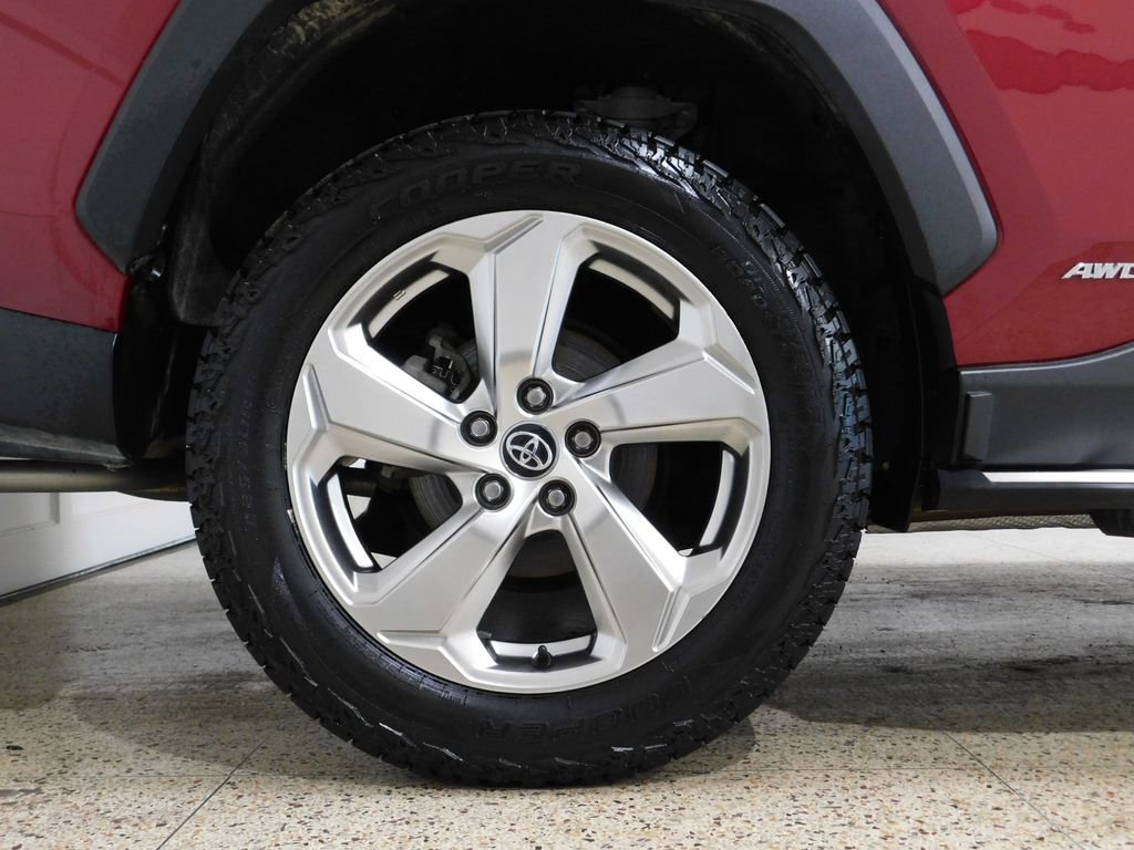 Used 2020 Toyota RAV4 Limited w/ Carpet Mat Package image 98