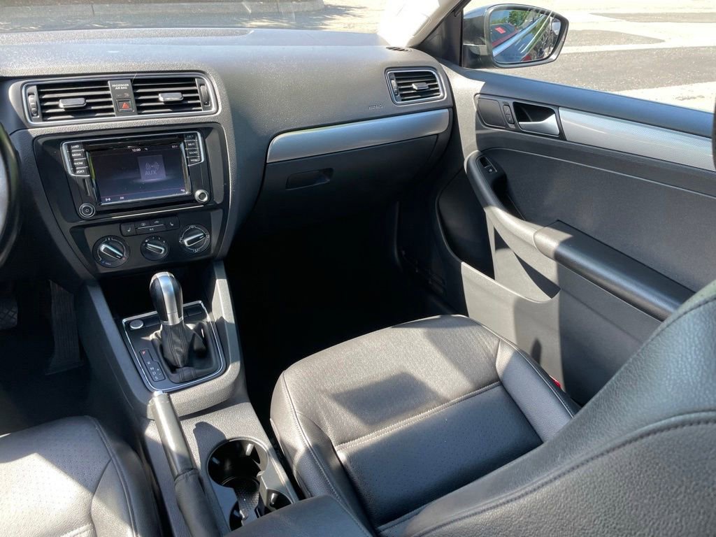 Used 2016 Volkswagen Jetta SE FWD image 10