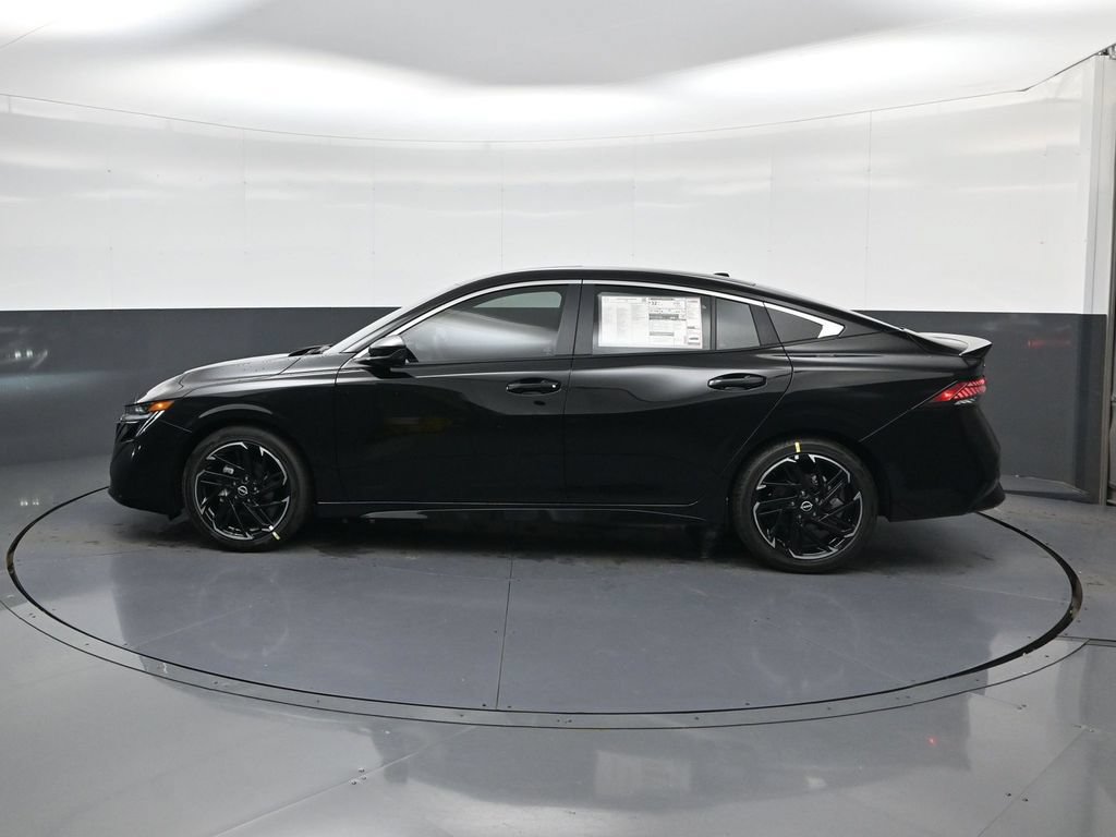 New 2026 Nissan Sentra SR w/ SR Premium Package FWD image 5