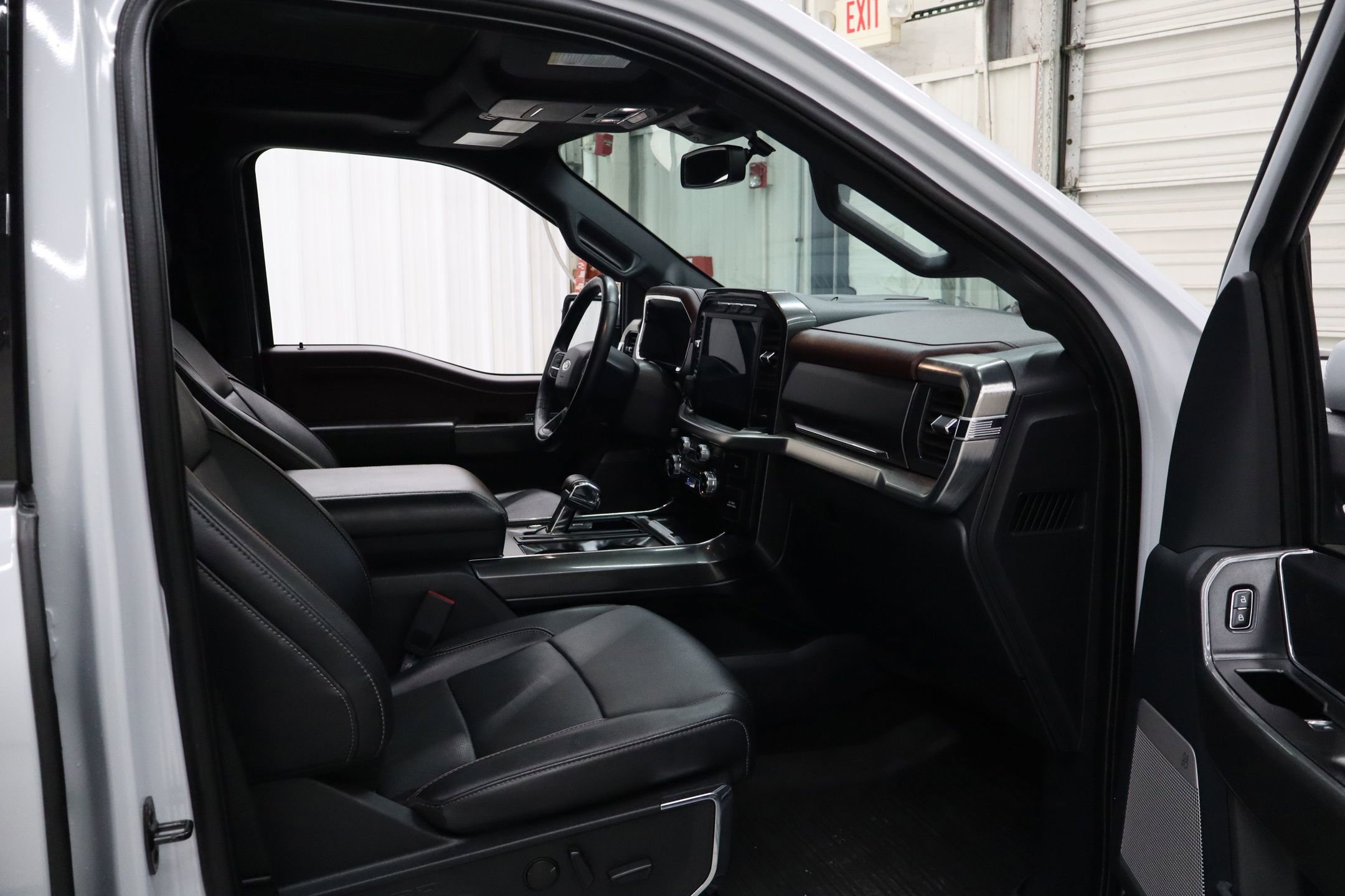 Used 2022 Ford F150 Lariat image 28