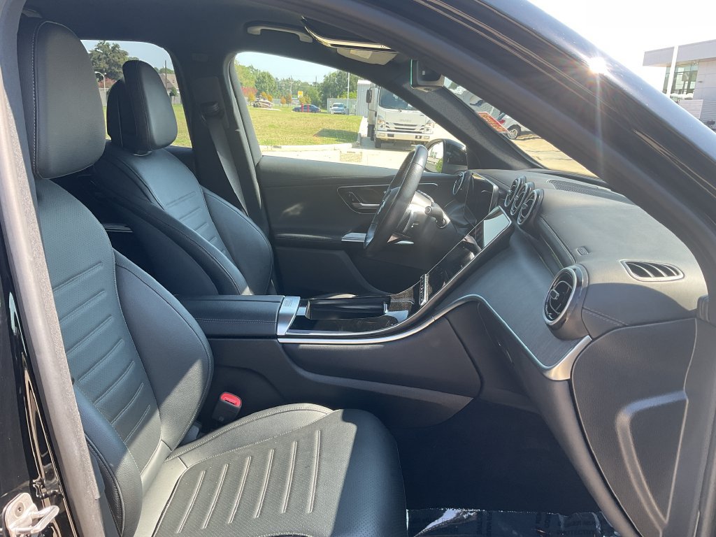 Used 2025 Mercedes-Benz GLC 300 image 18