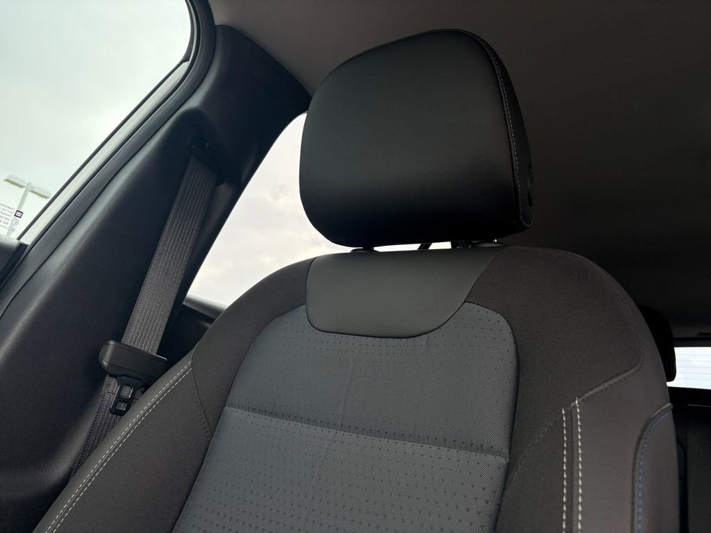 Used 2026 Chevrolet Trax LT FWD image 14