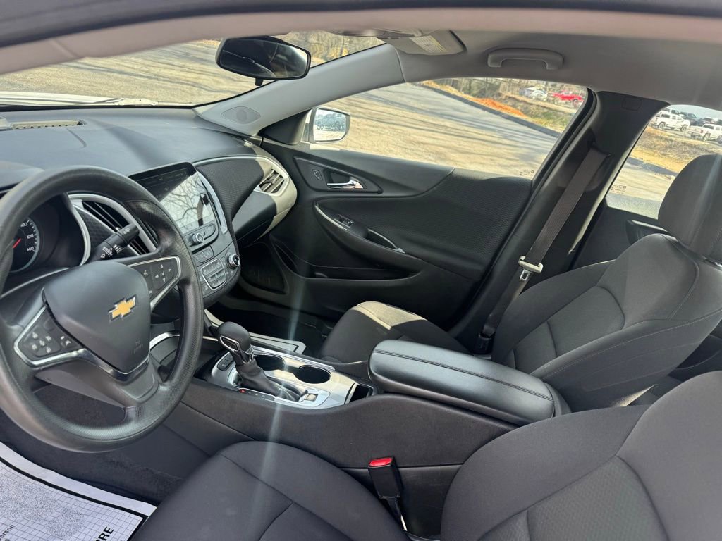 Certified 2024 Chevrolet Malibu LT image 3