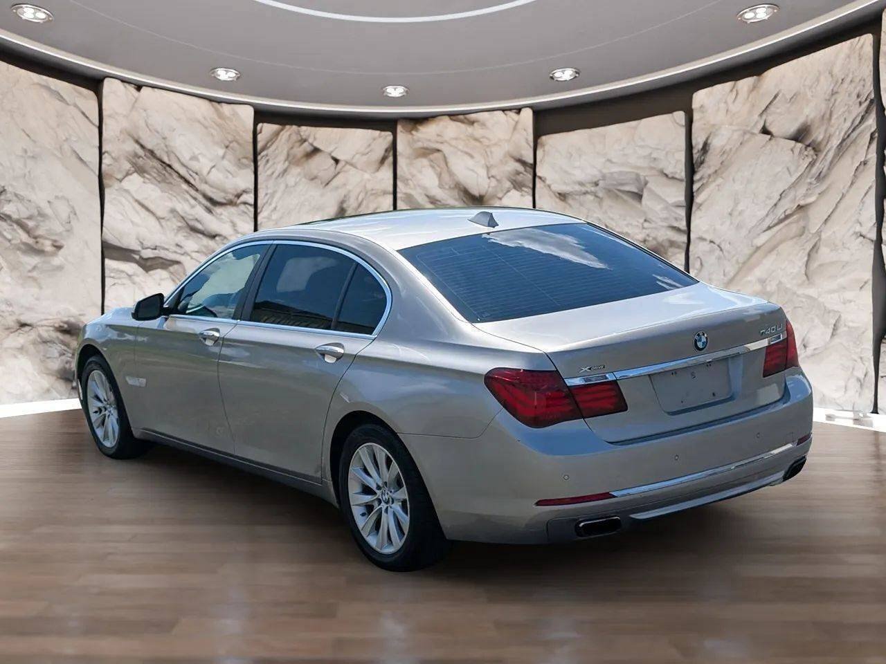 Used 2013 BMW 740Li xDrive AWD/4WD image 8