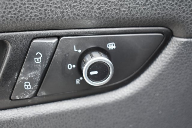 Used 2012 Volkswagen Passat TDI SE image 16