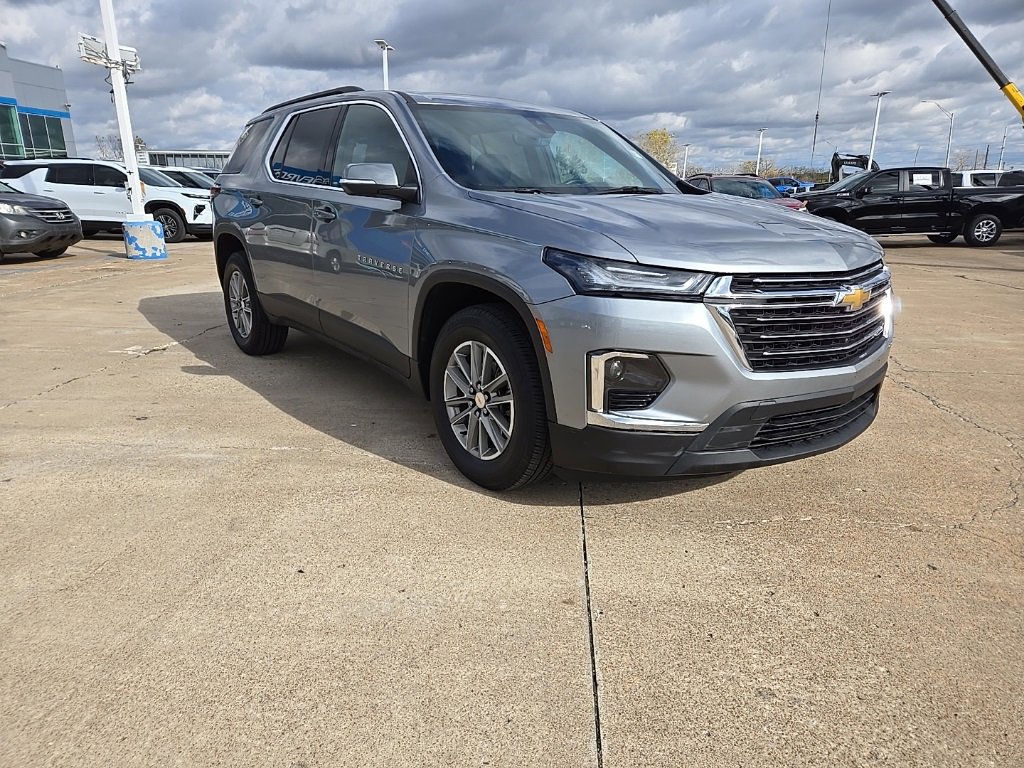 Used 2023 Chevrolet Traverse LT w/ Rear Camera Mirror Package image 8