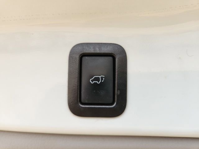 Used 2019 Toyota Highlander XLE image 22