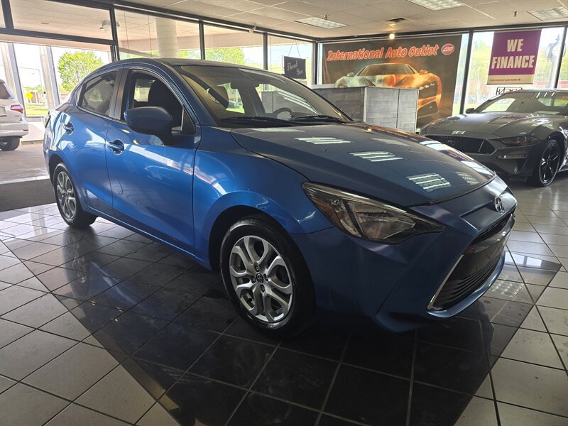 Used 2016 Scion iA FWD image 3